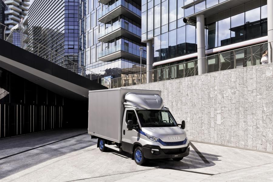  Iveco Daily 35 Blue Power Chassis Cab 2017 года  (фото 2 из 7)